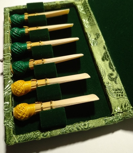 Cañas Fagot Profesional con Estuche acabado en Tela Verde (6 unidades)